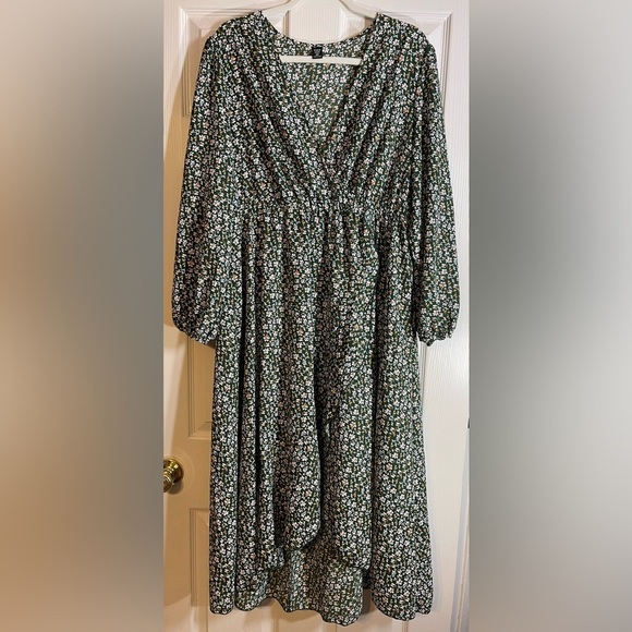 SHEIN Women’s Plus Size V Neck Green Floral High Low Dress Size 2X - Picture 1 of 6